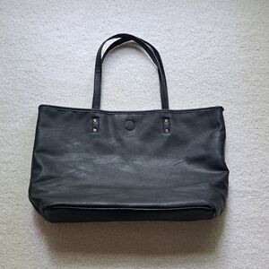 Bass Company Black Leather Lined Tote Shiuld